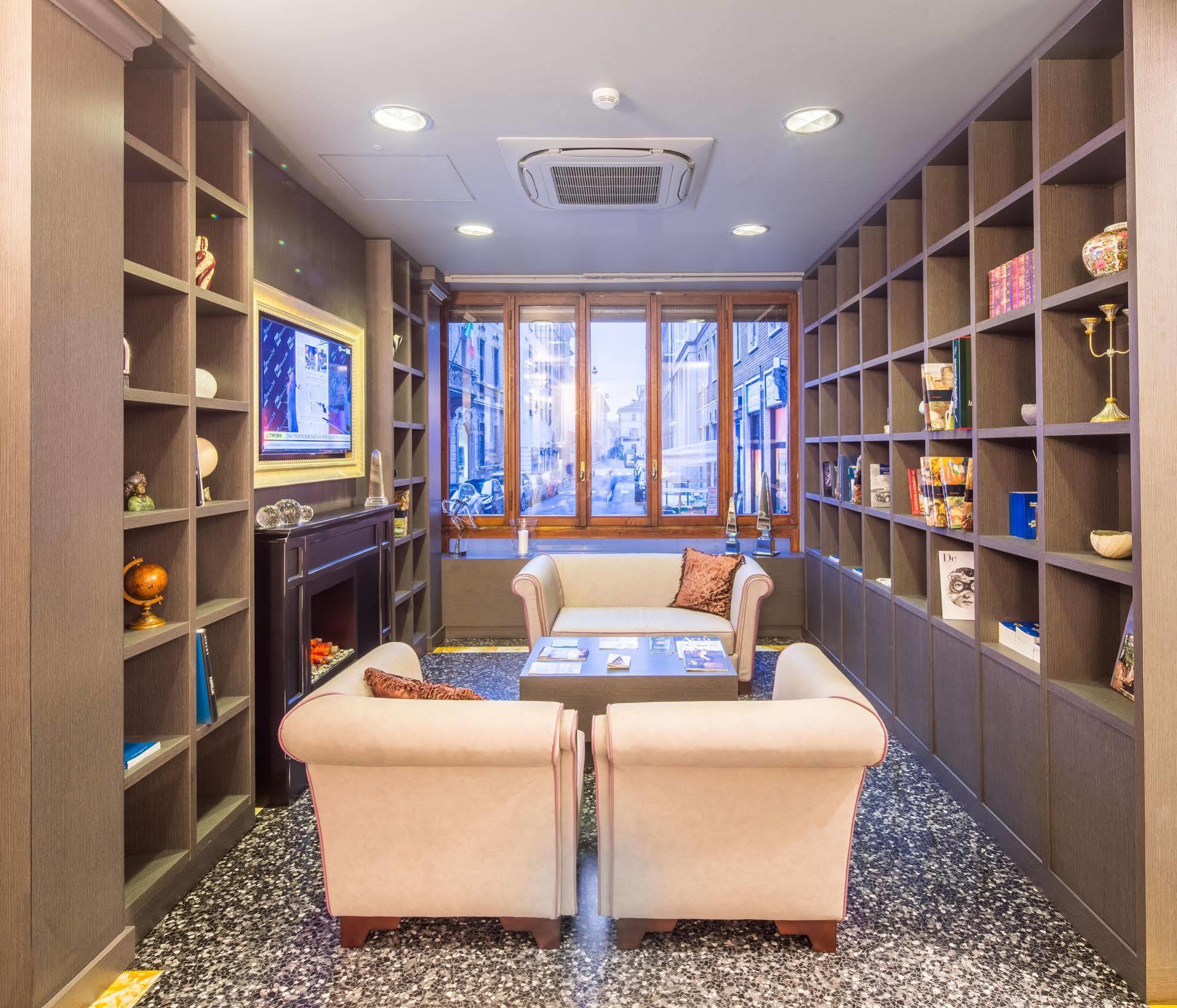 Hotel Grande Roma 4*